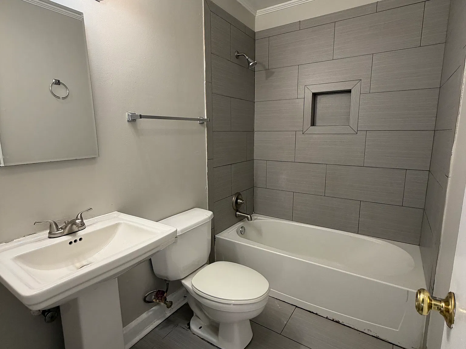 2 bed, 900 sqft, $1,200 — Photo 3