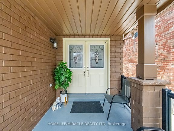 4th image of 16 Capistro St