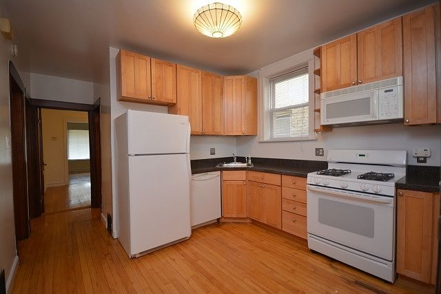 1st image of 2510 W Hutchinson St #1