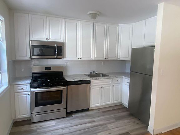 2nd image of 2207 Mannsfield Cir #209