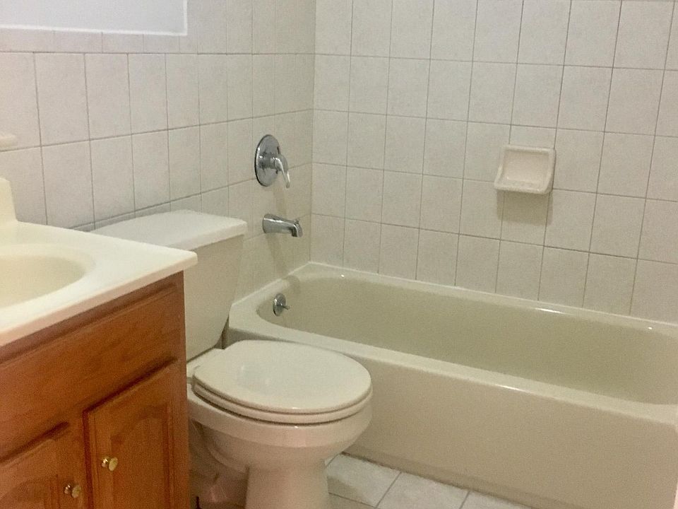 1st image of 648 E 233rd St