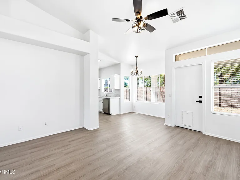 1540 E San Remo Ave — Photo 8