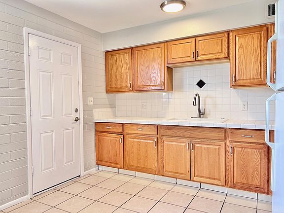 4th image of 7013 N 76th Ave APT 3
