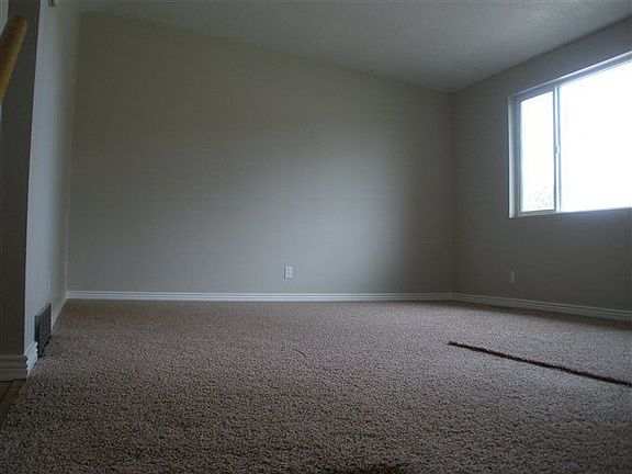 3rd image of 1990 Sherry Dr