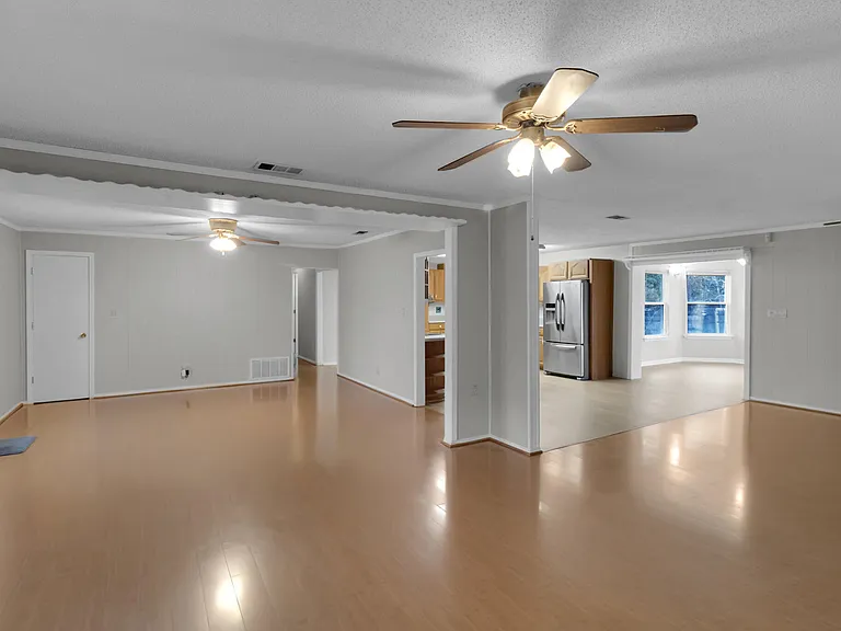 300 Wildwood St — Photo 5