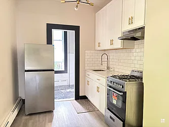 61 Laidlaw Avenue, #1L
