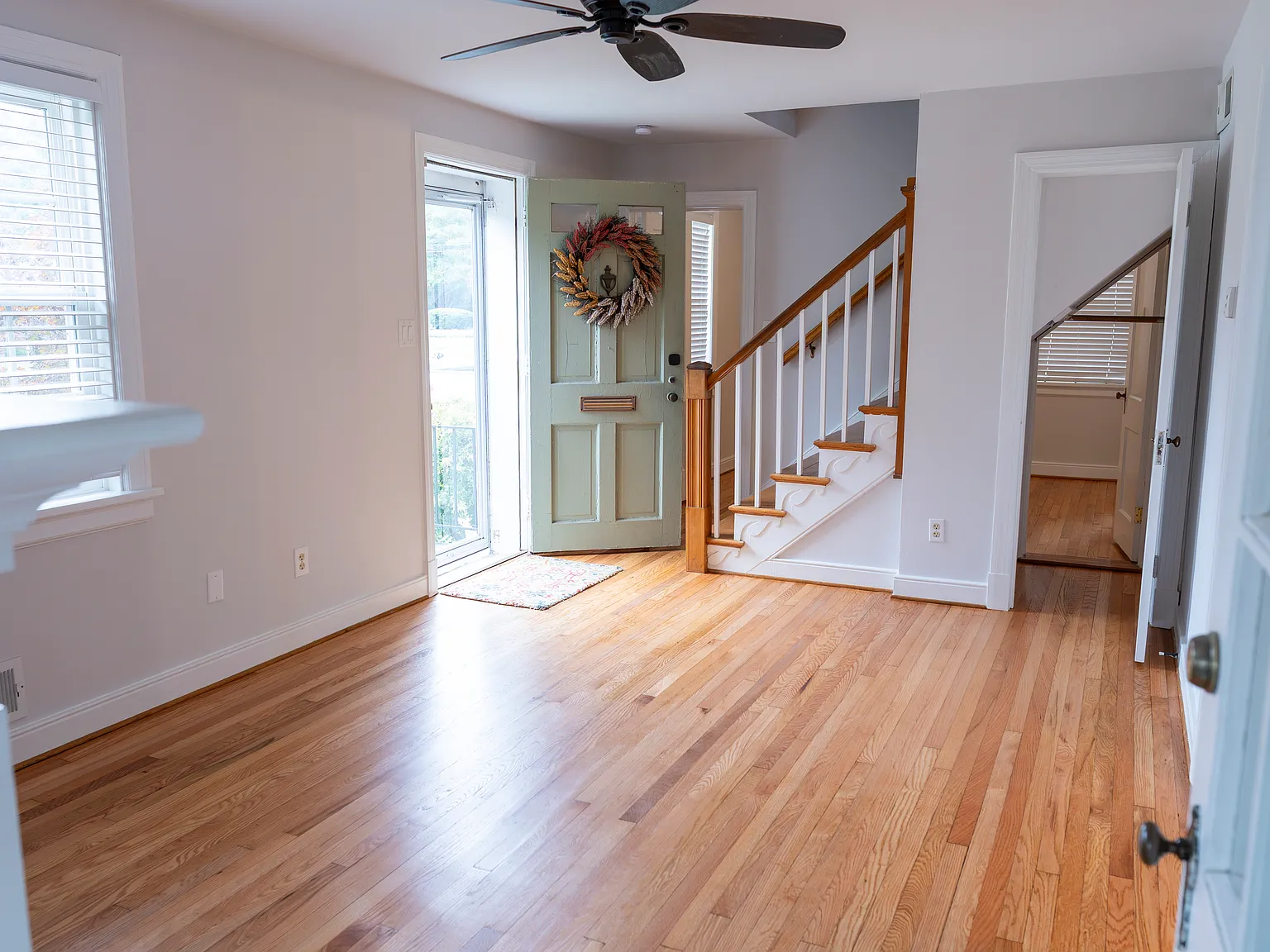 3 bed, 1721 sqft, $2,575 — Photo 3