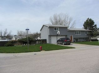 1 Hilltop Cir, Gillette, WY 82716