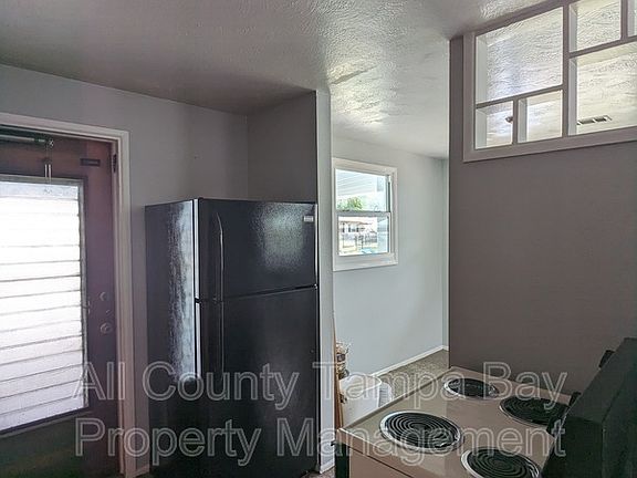 4th image of 6021 W Hanna Ave