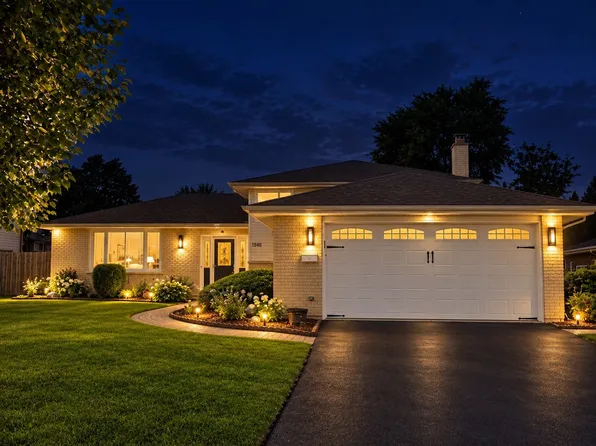 1210 N Keebie Ct, Addison, IL 60101