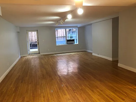 Rented by Friedman Roth Realty | media 32