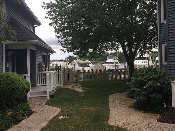 5th image of 303 Spinnakers Cove