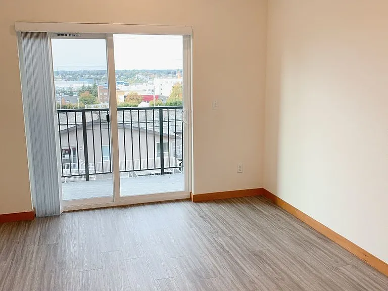 1111 N Forest St — Photo 51