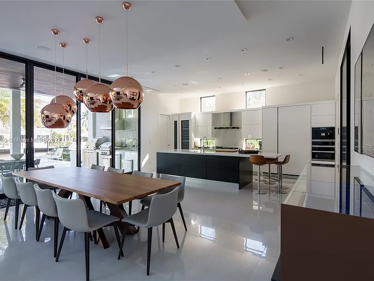 128 Fiesta Way — Photo 8