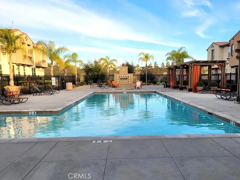 3 bed, 2.5 bath, 1574 sqft, $2,985 — Photo 1