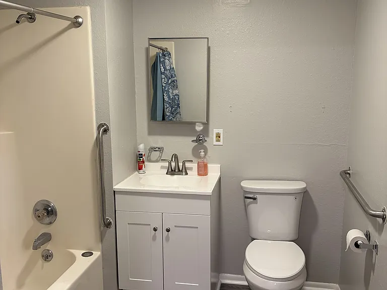425 N 11th St #104 — Photo 3