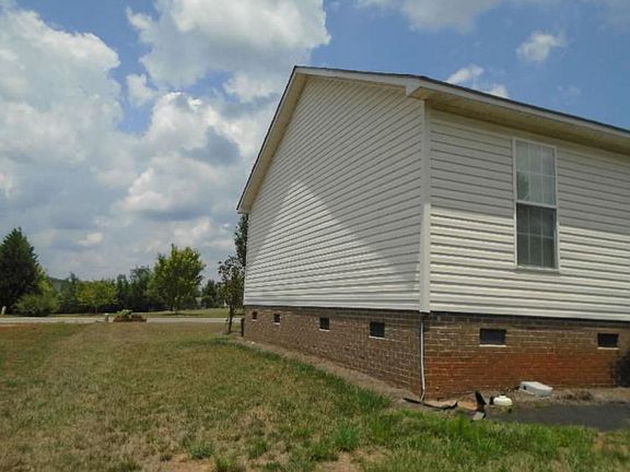 3rd image of 1155 Peppertree Dr