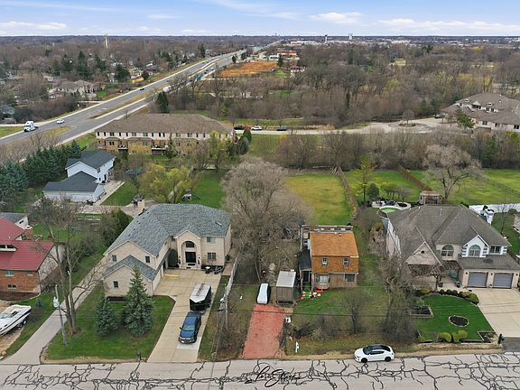 2nd image of 115 Hillside Ln