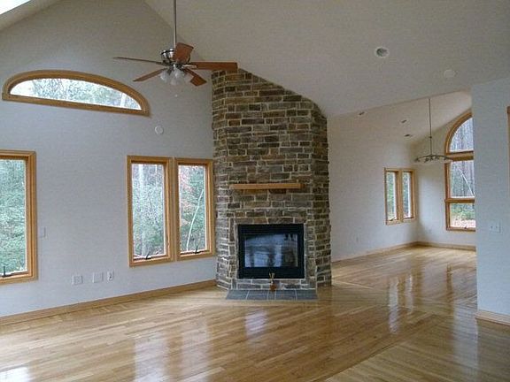 3rd image of 1118 Riverwood Dr