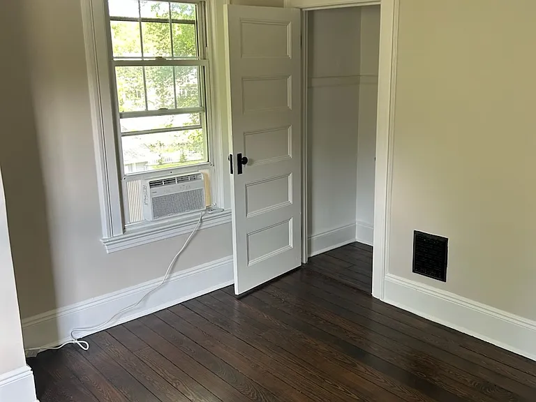 126 Grant Ave — Photo 23