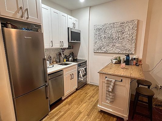 3rd image of 32 Leroy St APT 4