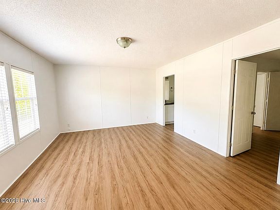 3rd image of 485 Wineview Court SE