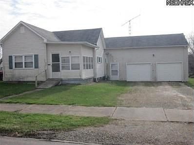 2nd image of 225 Seneca Ave