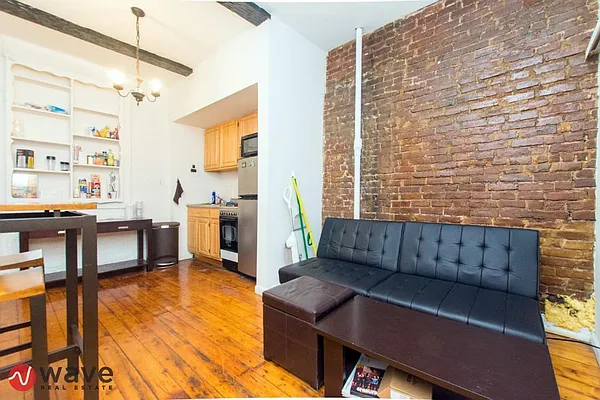 Rented by Wave Real Estate Group | media 54