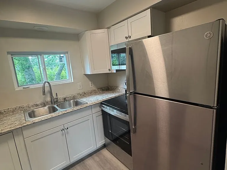 1125 Little Bay Ave — Photo 5