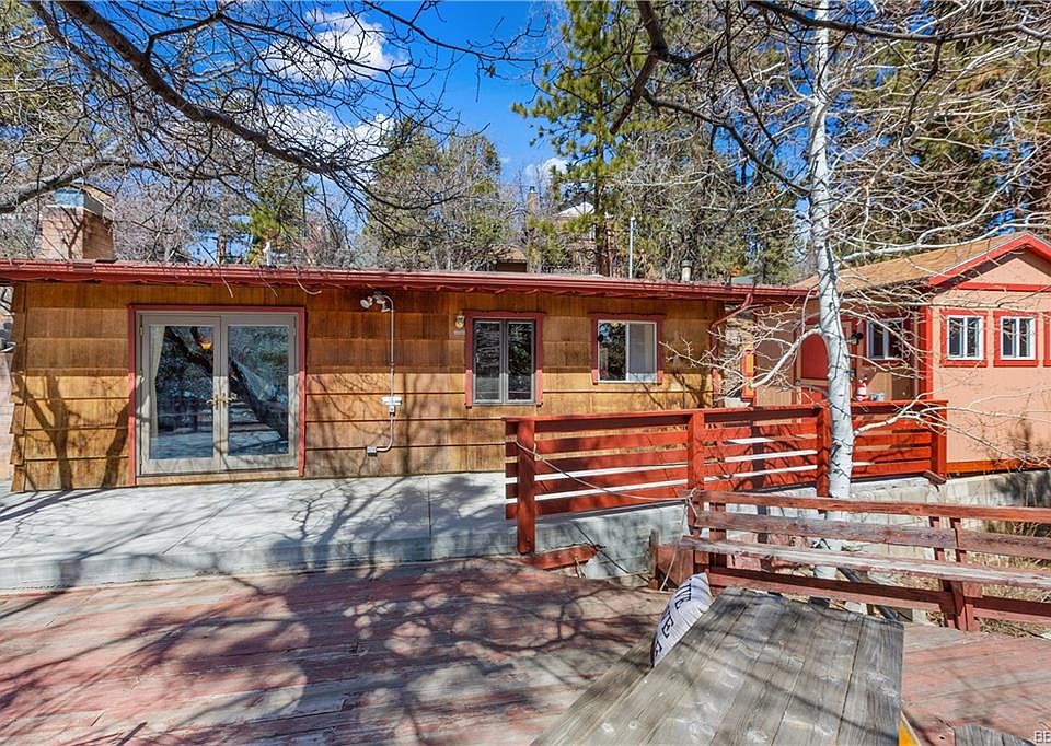 1st image of 746 Villa Grove Ave