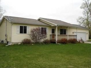 2047 Gale Rd, Eaton Rapids, MI 48827