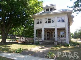 201 E Parkside Dr, Washburn, IL
