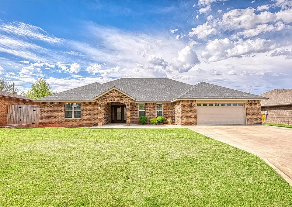 1st image of 148 E Bonita Dr