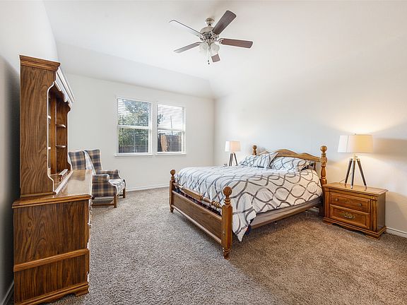 3rd image of 1101 Crepe Myrtle Ln