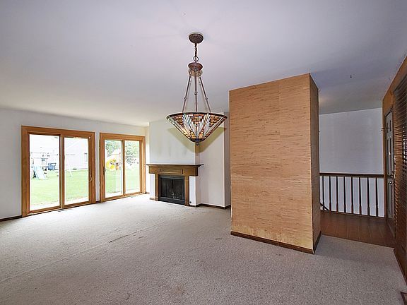 3rd image of 61 Southgate Crse