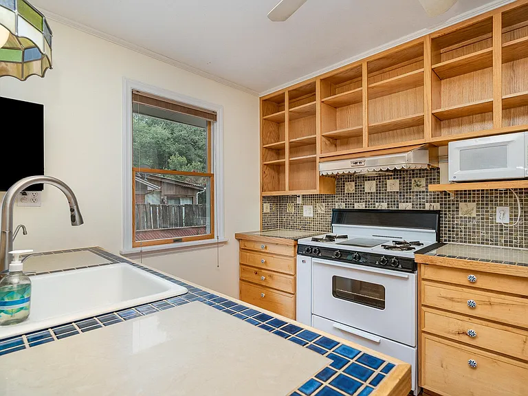 4344 University Dr — Photo 7