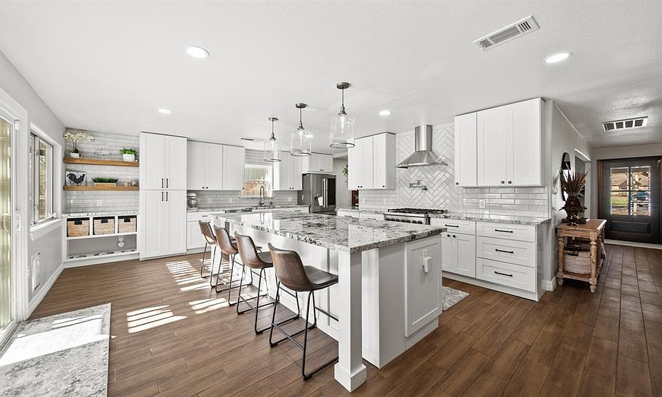 1st image of 311 Carey Lane