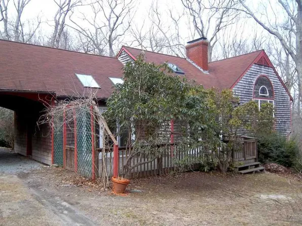 989 Mooresfield Rd, South Kingstown, RI 02879