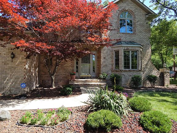 2nd image of 1078 Harrington Ln
