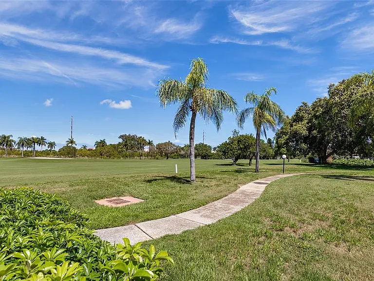 6104 Palma Del Mar Blvd S #102A — Photo 32