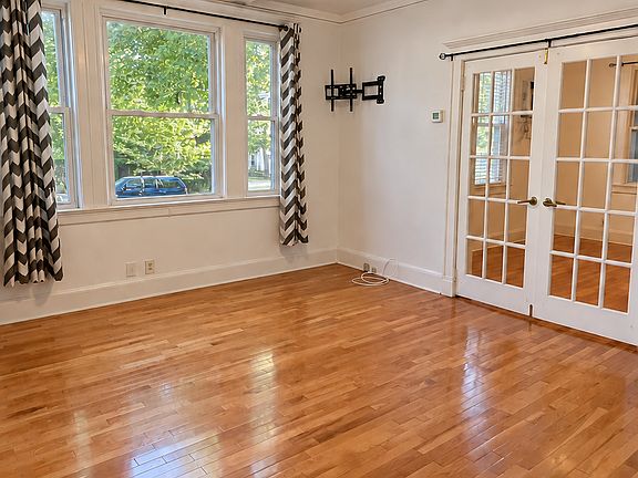 3rd image of 244 Teaneck Rd Floor 1