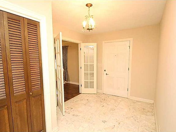 5th image of 919 S 14th Pl