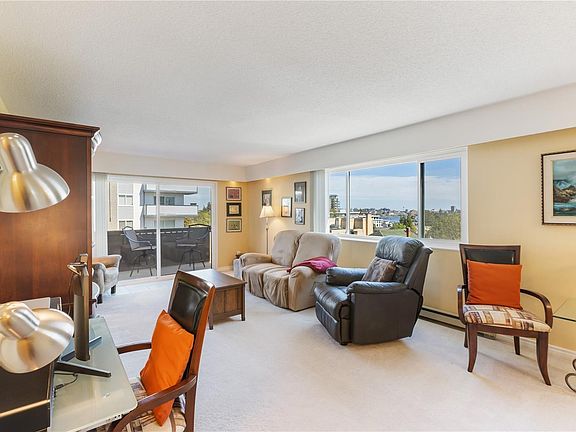 4th image of 929 Esquimalt Rd #202