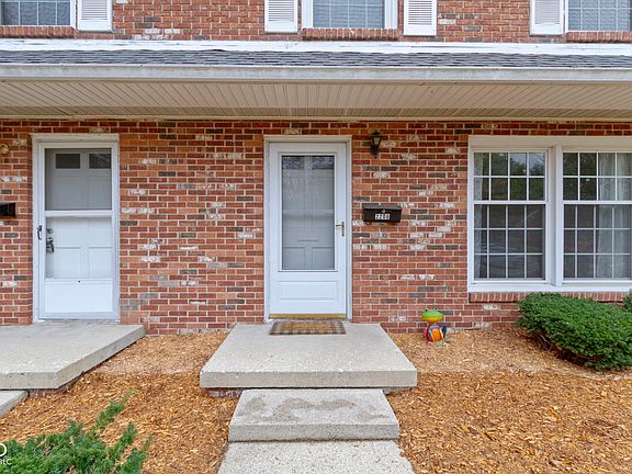 2nd image of 2206 Roselawn Dr
