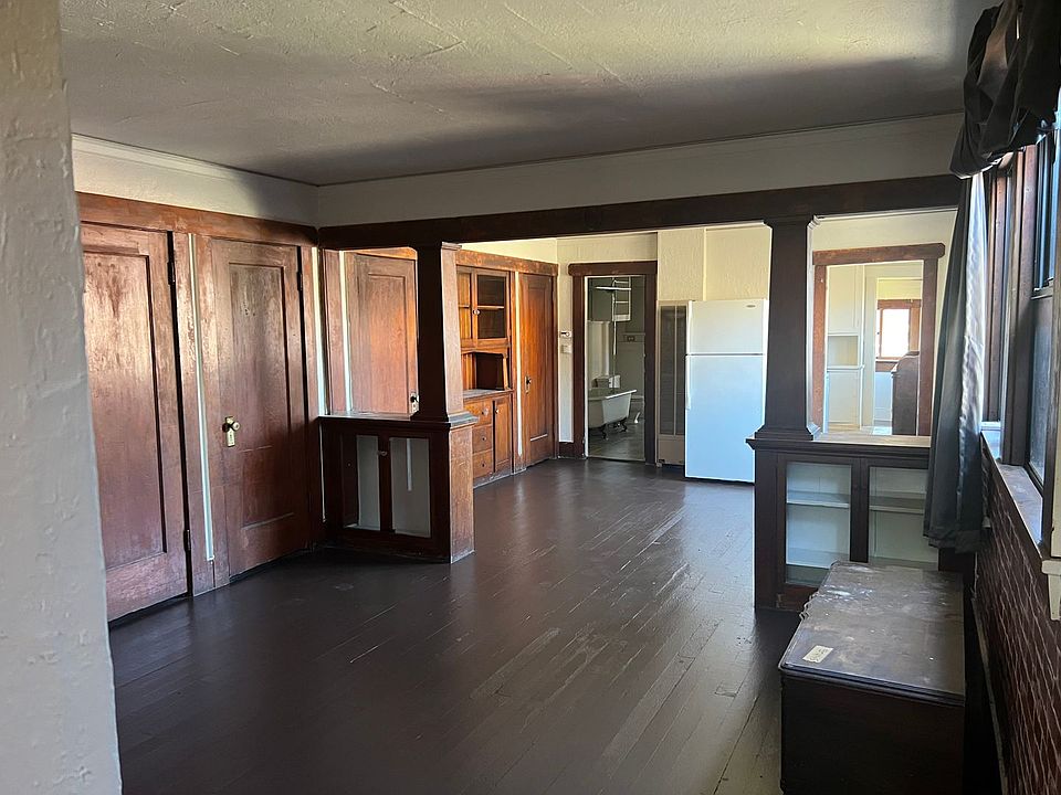 1st image of 621 1st St Unit 1