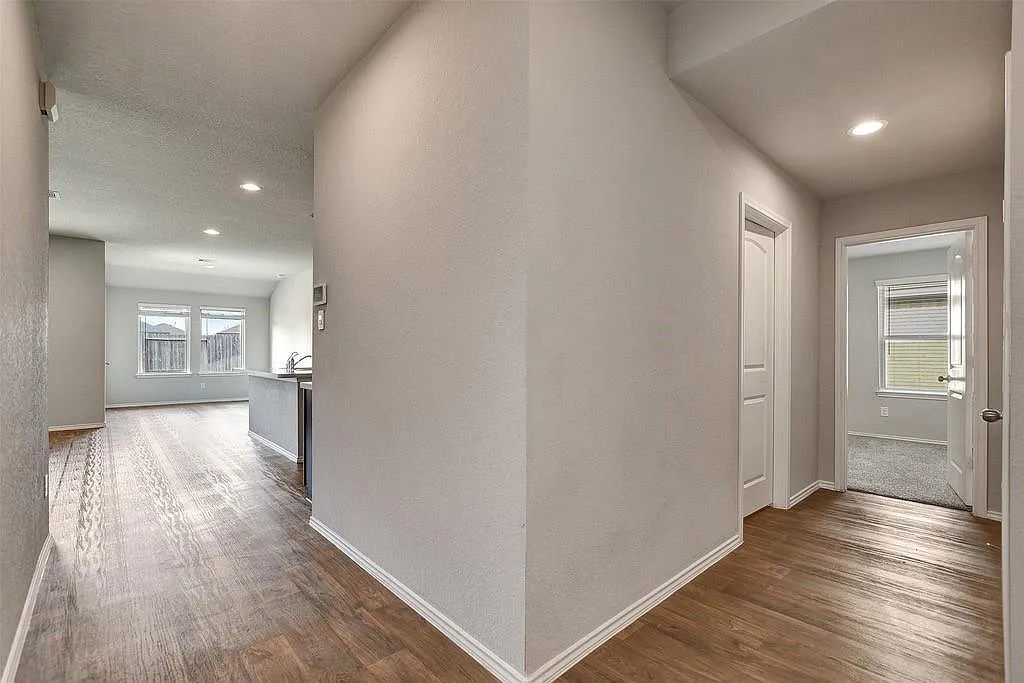 4 bed, 2.0 bath, 1814 sqft, $2,150 — Photo 4