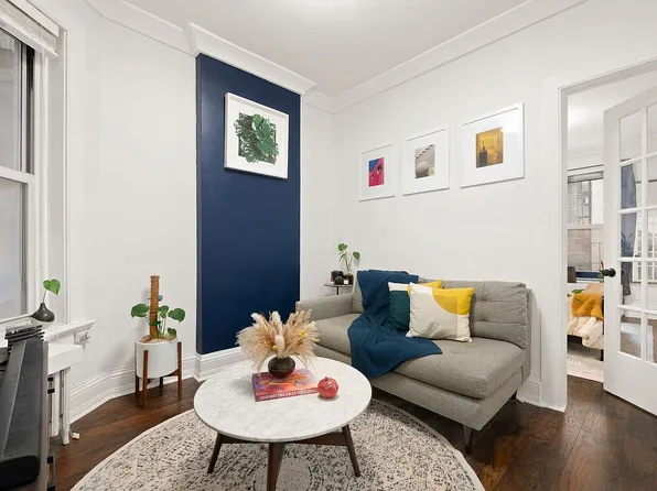 328 E 73rd St APT 2C, New York, NY 10021