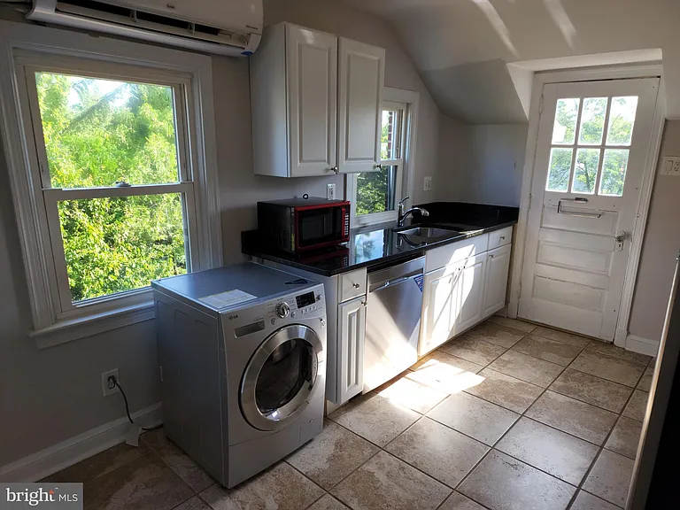 1227 N Utah St #3 — Photo 12