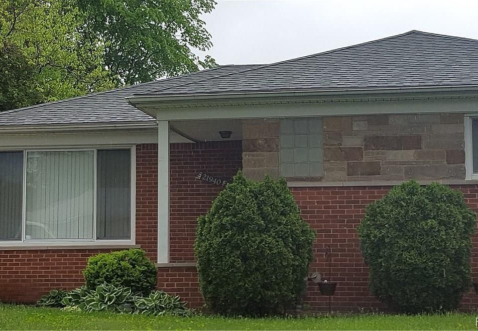 1st image of 21940 Stratford St S
