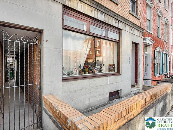 5th image of 208 N 9th St